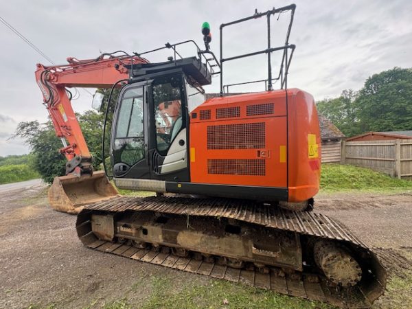 Hitachi ZX225USRLC-6 - Image 4