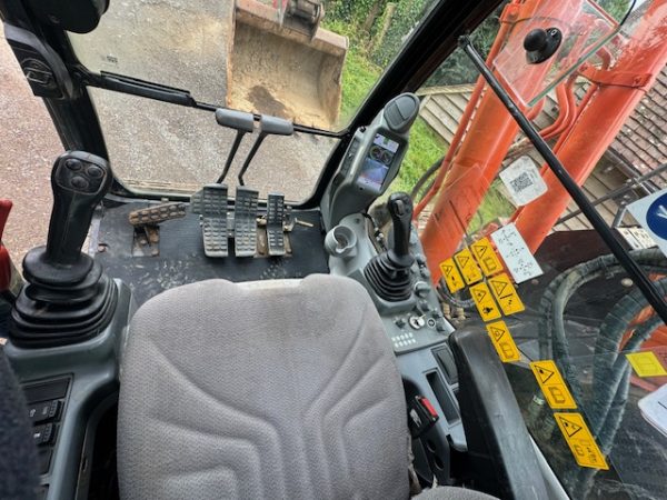 Hitachi ZX225USRLC-6 - Image 12