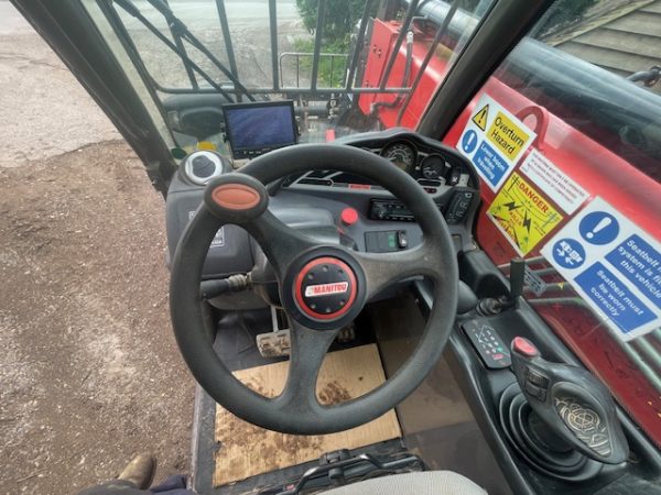 Manitou MT932 - Image 9
