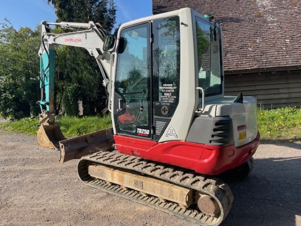 Takeuchi TB250 - Image 3