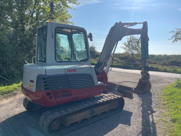 Takeuchi TB250 - Image 5