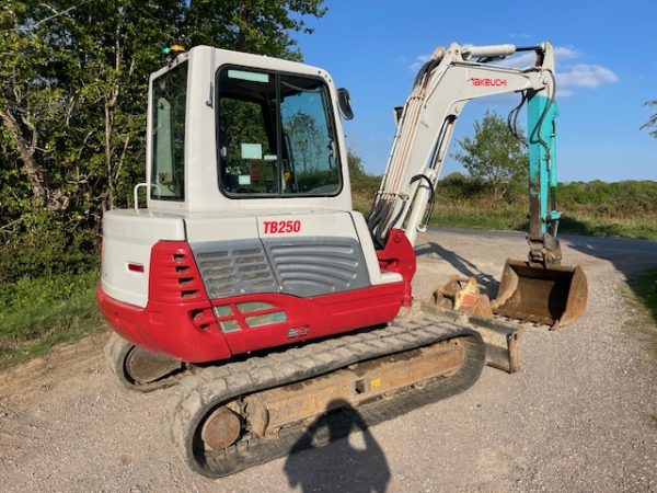 Takeuchi TB250 - Image 5