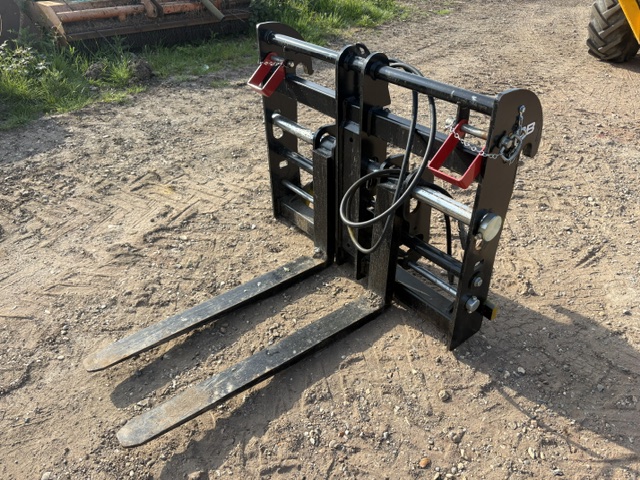 JCB Fork Positioner Forks - Image 2