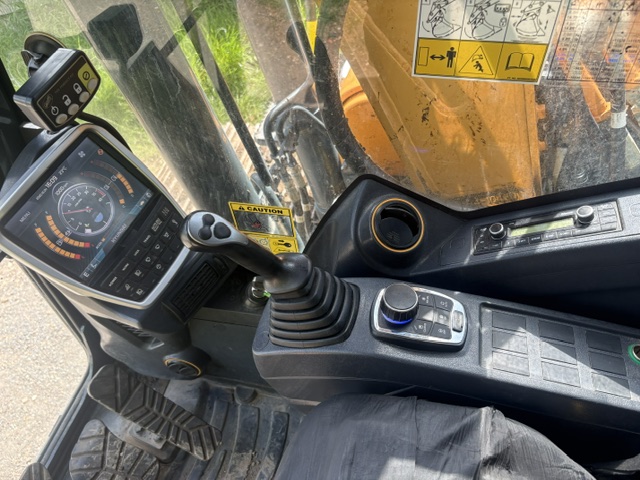 Hyundai HX140 - Image 12