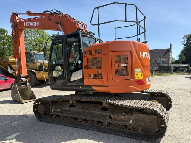 Hitachi ZX225USLC-6 - Image 6