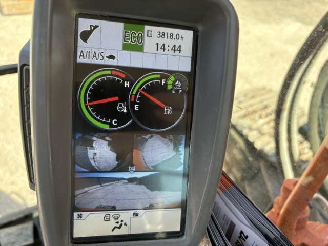 Hitachi ZX225USLC-6 - Image 11