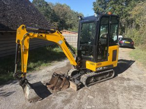 JCB 16C-1