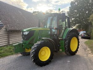 John Deere 6120M